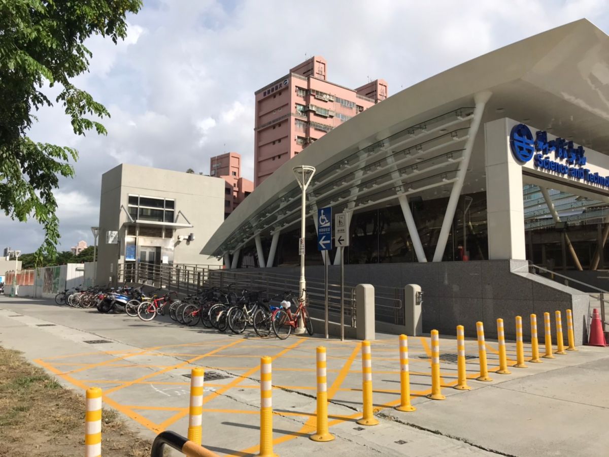 ▲台鐵科工館站驚傳女姓乘客掉落軌道，當場遭普悠瑪撞上慘死事故。（圖／NOWnews資料照片）