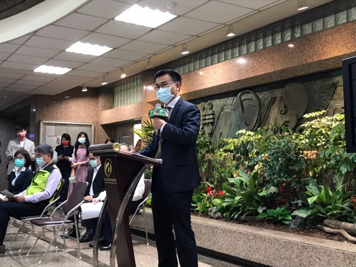 ▲農委會主委陳吉仲今（26）日宣布，農委會已啟動完整的因應措施，確保所有鳳梨的產地價格維持在過去兩年平均水準之上。（圖／記者賴志昶攝）