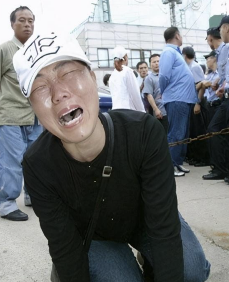 ▲受害者家屬痛哭失聲。(圖/翻攝自seoul.co.kr)