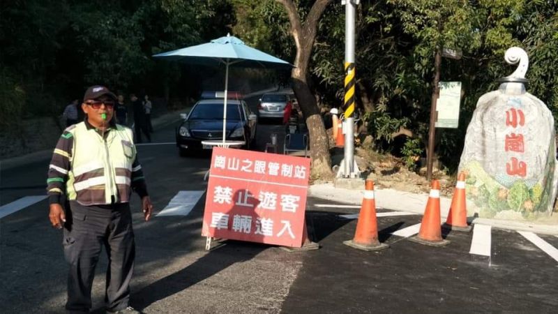 ▲岡山分局針對「崗山之眼」的聯外道路均有編排員警實施交通疏導。（圖／岡山分局提供）