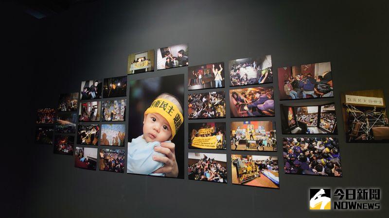 ▲「若水,如火,有聲:一個關於行動的展覽」子展區「鏡頭的凝視」,呈現近年台港青年運動現場的新聞攝影作品。(圖/記者鄭婷襄攝,2021.02.27)