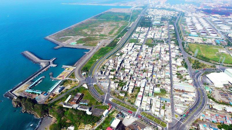 ▲陳其邁指出,大林蒲遷村後當地在交通方面,捷運、88快速道路都在附近,往返市區將更為便利,可大幅提升居住品質及生活機能。(圖/高市府提供)