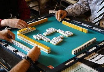 ▲蘇家宏警告，若在公眾場所賭博，警察可以依照「賭博罪」送辦。想玩牌，請務必「關起門來」在屋內進行純娛樂活動。（示意圖／取自 pixabay ）