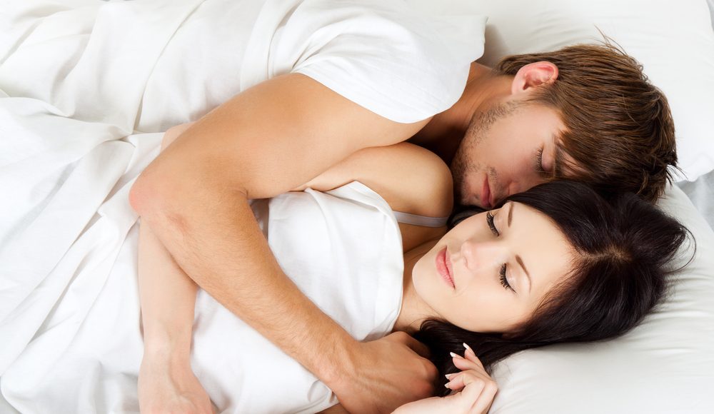 ▲「看了手機才知道⋯」男友和綠茶婊聊到床上去。（圖／shutterstock）