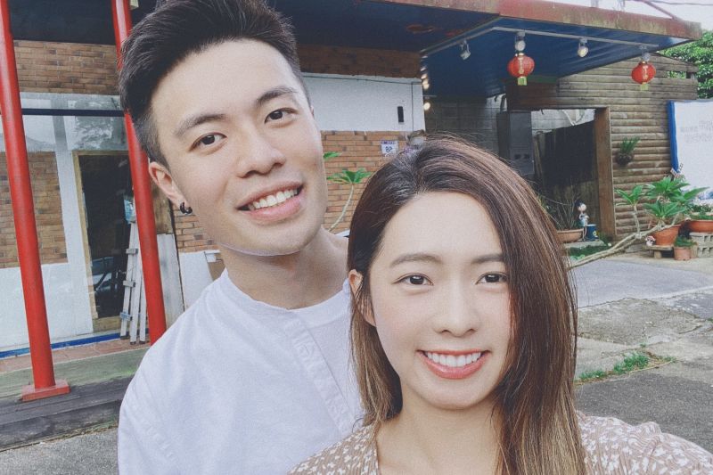 ▲簡廷芮（右）去年10月宣布結婚。（圖 / 藝和創藝提供）