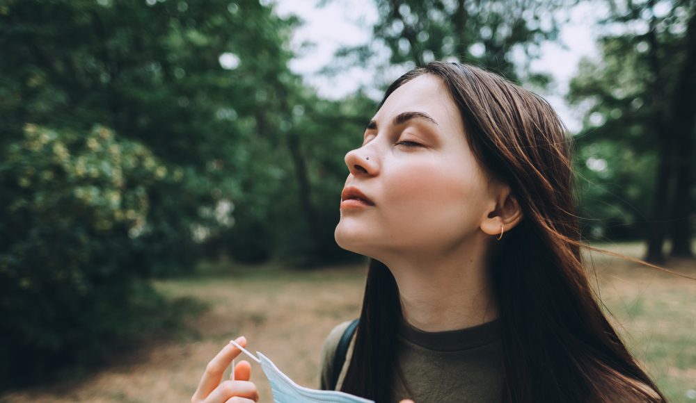  ▲走自己想走的路，吃自己喜歡的食物，胖一點點肉，我會喜歡這樣的自己。（圖／Shutterstock）