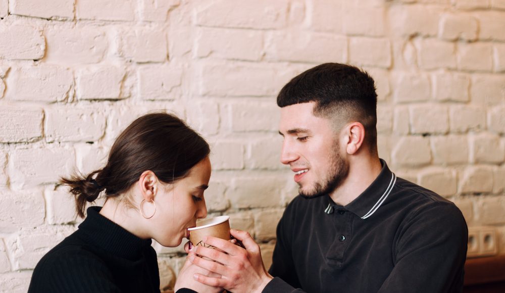  ▲無論是狐狸精的騷味，亦或是綠茶婊的婊味，氣味都濃厚到破表了，男人還是察覺不出異樣，為什麼男生分辨不出上述兩者？（圖／Shutterstock）