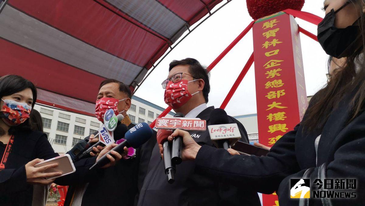 ▲鄭文燦表示，台灣農民努力種植的美味多汁的鳳梨不僅受到台灣人喜愛，也受到日本人民的喜愛，如果您還沒有嘗試過，請一定要試試台灣鳳梨。（圖／記者李春台攝，2021.03.02）