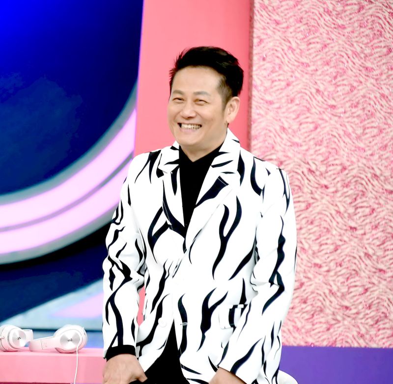 ▲徐乃麟避嫌性騷擾。(圖/華視)