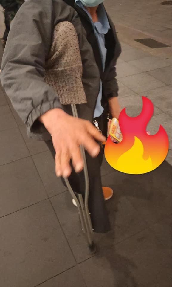 ▲阿伯堅持原PO一開始只給他500元,最後鬧到警察也看不下去。(圖/翻攝自《爆怨公社》