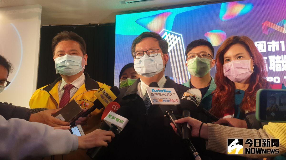 ▲鄭文燦說，如果桃園的醫護人員第一輪施打，他一定會到各地方去為所有的人員來加油。（圖／記者李春台攝，2021.03.03）