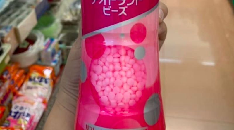▲原來,網友看到媽媽倒入的糖果是所謂的「香香豆」。(圖/誰說團購沒好貨)