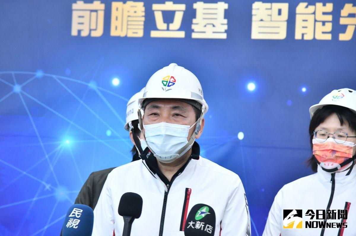 ▲韓國傳出接種AZ疫苗致死的案例，引發各界的疑慮；對此，新北市長侯友宜認為，政府首長有責任率先施打，安頓民心。（圖／記者陳志仁攝，2021.03.04）