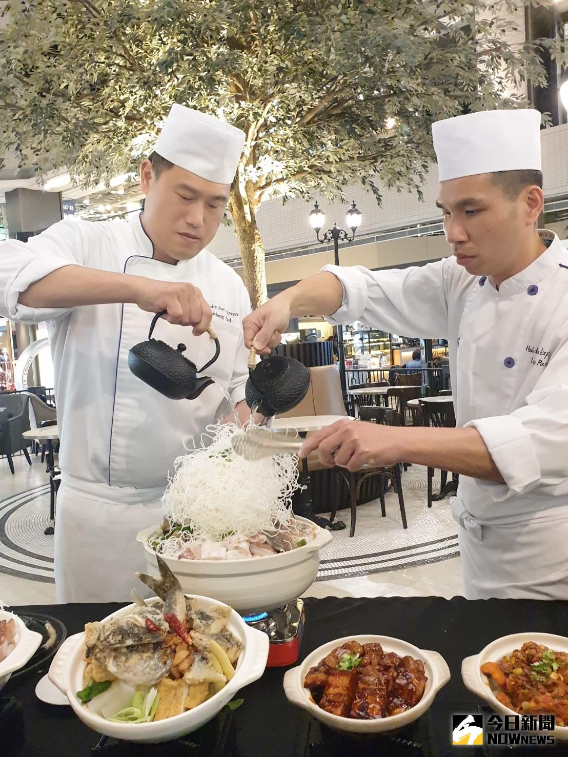 ▲位於日曜天地中庭的「丰盛町」台式茶餐廳 ，端出「白髮魔女鍋」，老菜新作美味升級 。（圖／記者金武鳳攝，2021.3.4) 