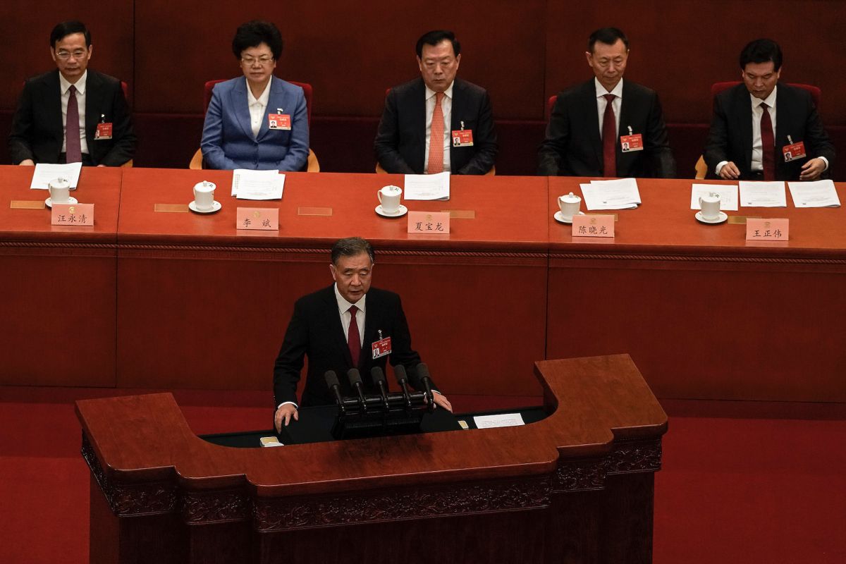 ▲中國全國政協第十三屆第四次會議今（4）日下午3時正式在北京人民大會堂開幕，由政協主席汪洋代表政協第十三屆全國委員會，發表常務委員會工作報告。（圖／美聯社／達志影像）