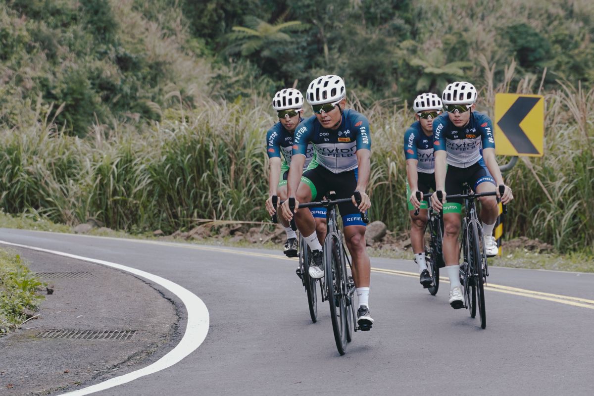 ▲「Team bryton Icefield自行車隊」車手吳之皓、盧紹軒、蕭世鑫，和蘇宇銘。（圖／Team bryton Icefield自行車隊提供）

