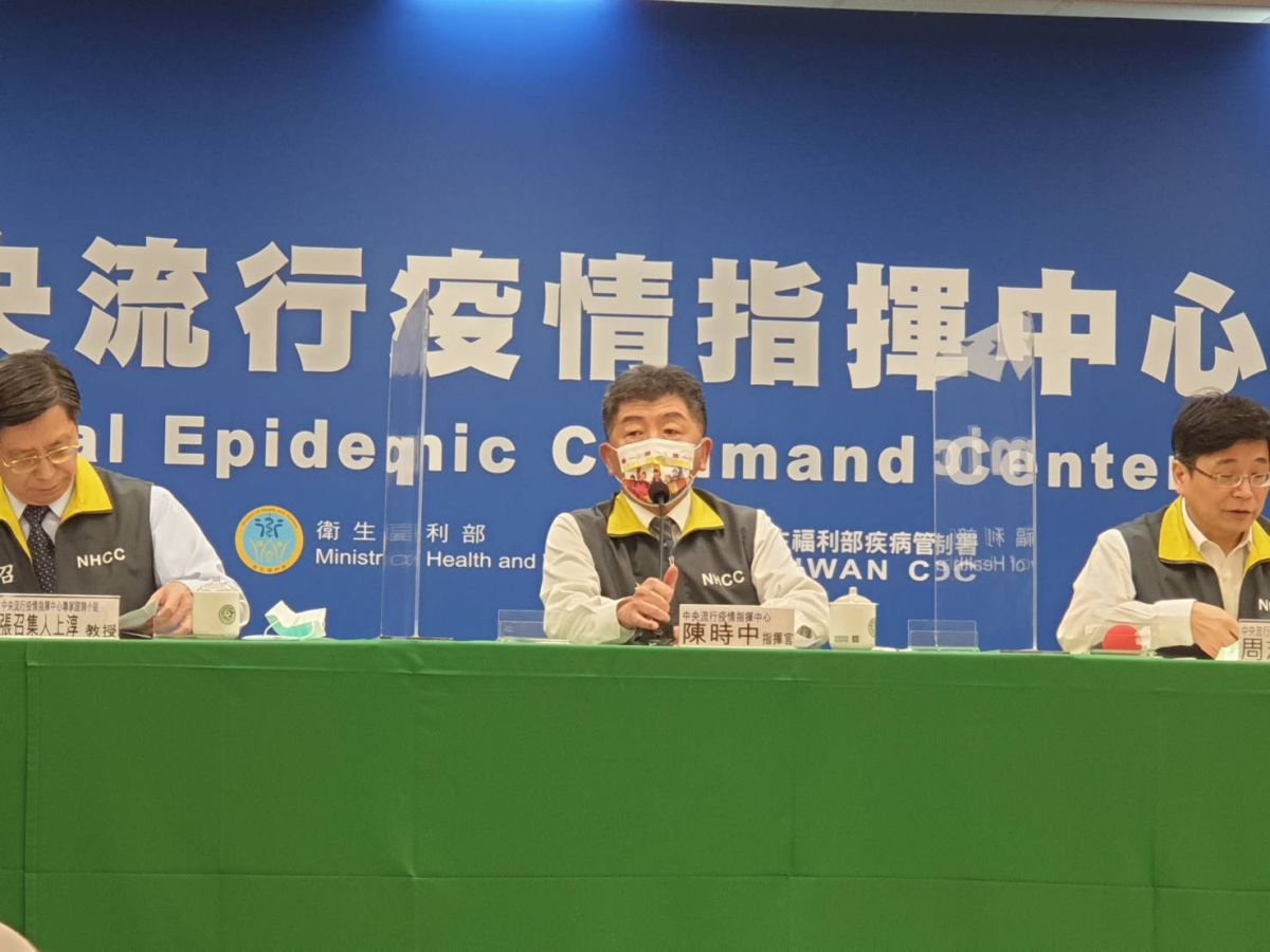 ▲針對「疫苗護照」有沒有可能開放邊際、縮短檢疫期？指揮官陳時中現階段保守看待。（圖／記者許家禎攝，2021.3.6）