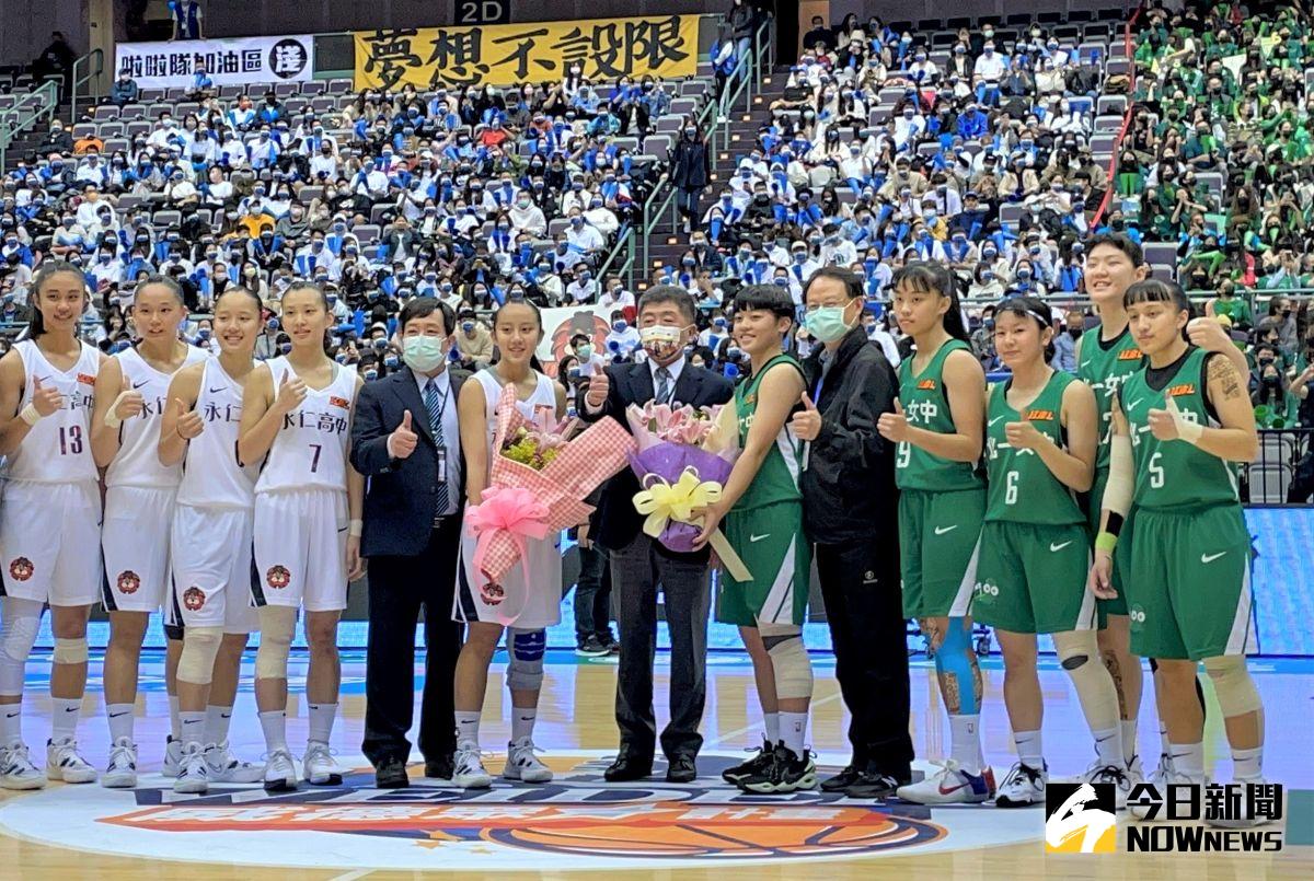 ▲HBL總決賽今(6)日在台北小巨蛋點燃戰火，邀請到衛生福利部部長陳時中開球。（圖／鍾東穎攝 ,2021.03.06）