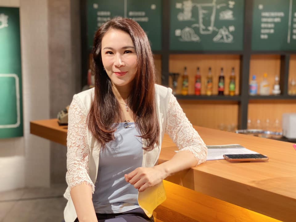 ▲劉宥彤化身導師，呼籲民眾當心網路詐騙。（圖／劉宥彤臉書） 