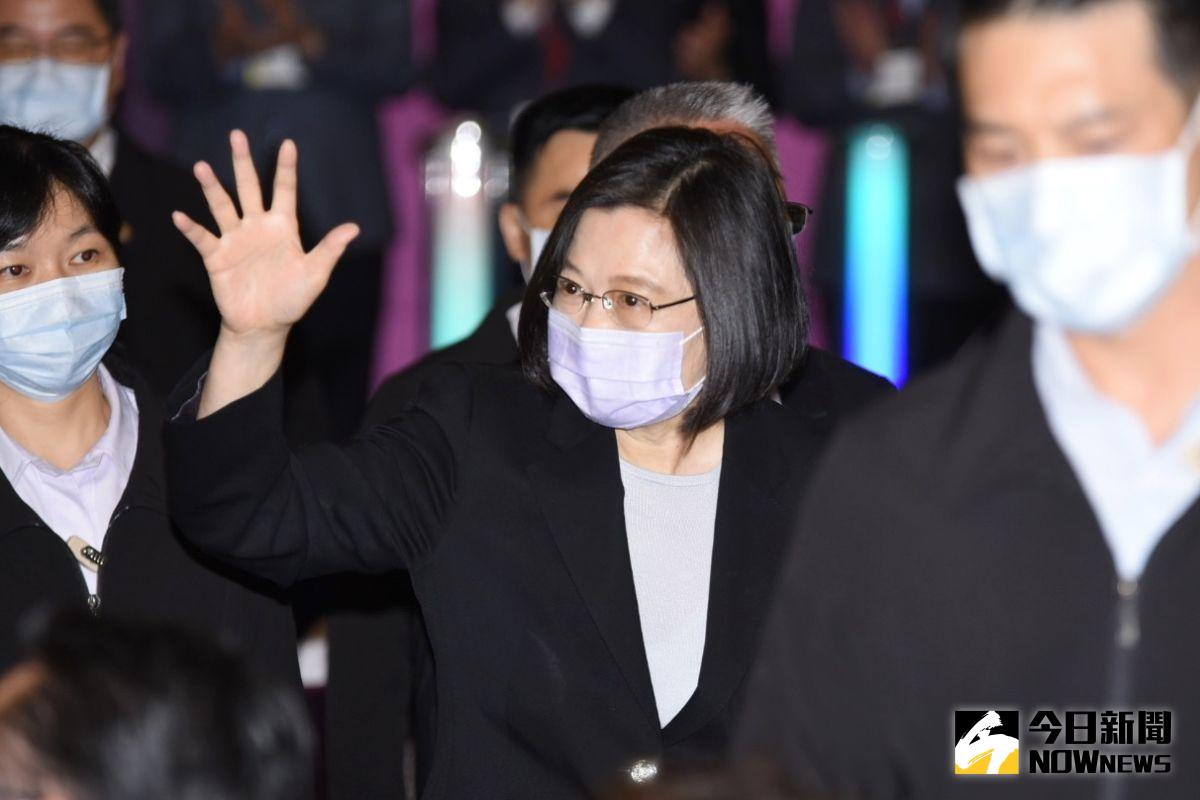 ▲總統蔡英文7日出席藥師公會全國聯合會春酒晚宴，感謝藥師在防疫期間的付出。（圖／記者陳明安攝 2021.03.07）