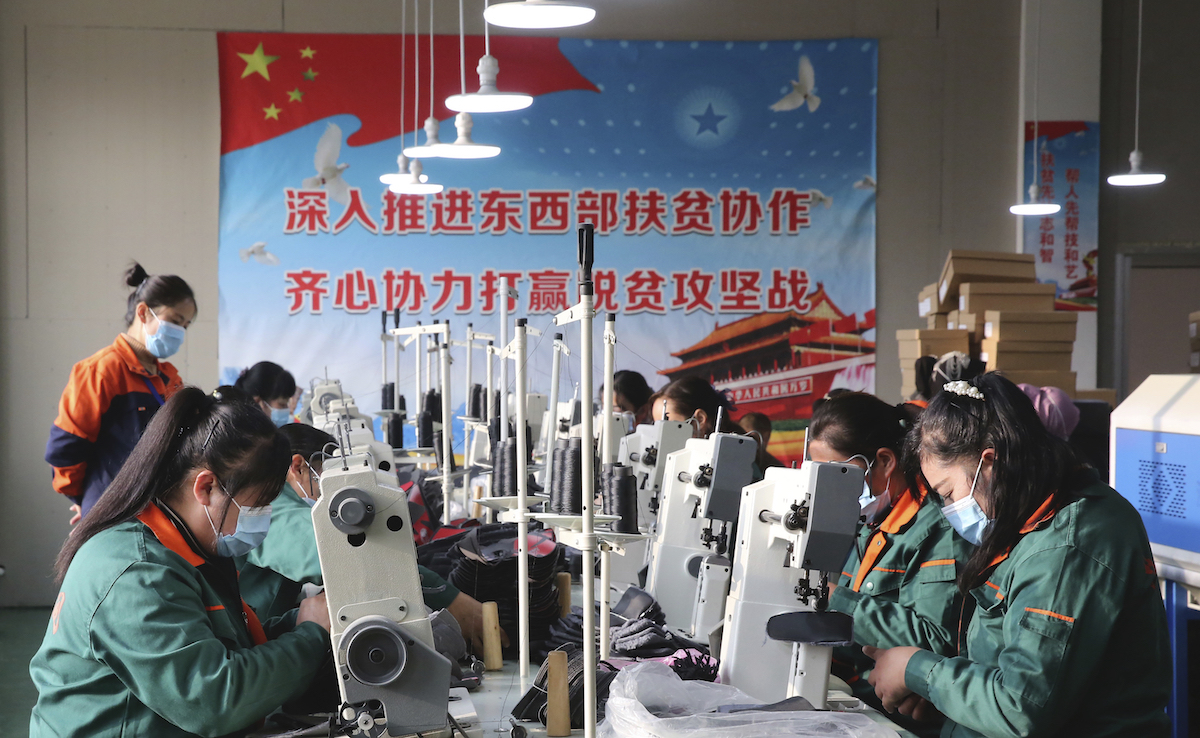 ▲中國今日發布人口普查結果，高齡化、少子化的問題特別受到關注，有專家提出實在不行可以先開放「三胎」。（圖／美聯社／達志影像）