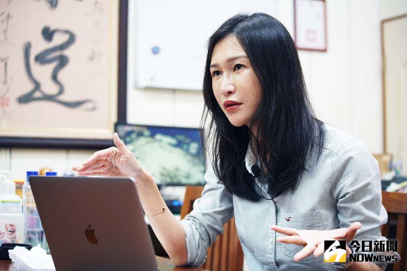 ▲被稱為鄉民女神的「qn」嗆爆廣告小妹。（圖／記者李春台攝）