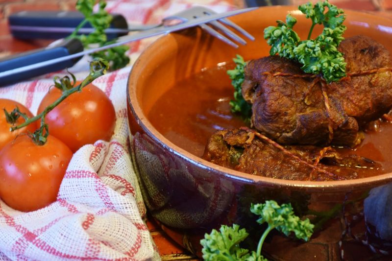 ▲美食客網友們紛紛留言表示土鍋勝於一般鍋的關鍵在於「保溫效果佳」。（示意圖／翻攝自pixabay）