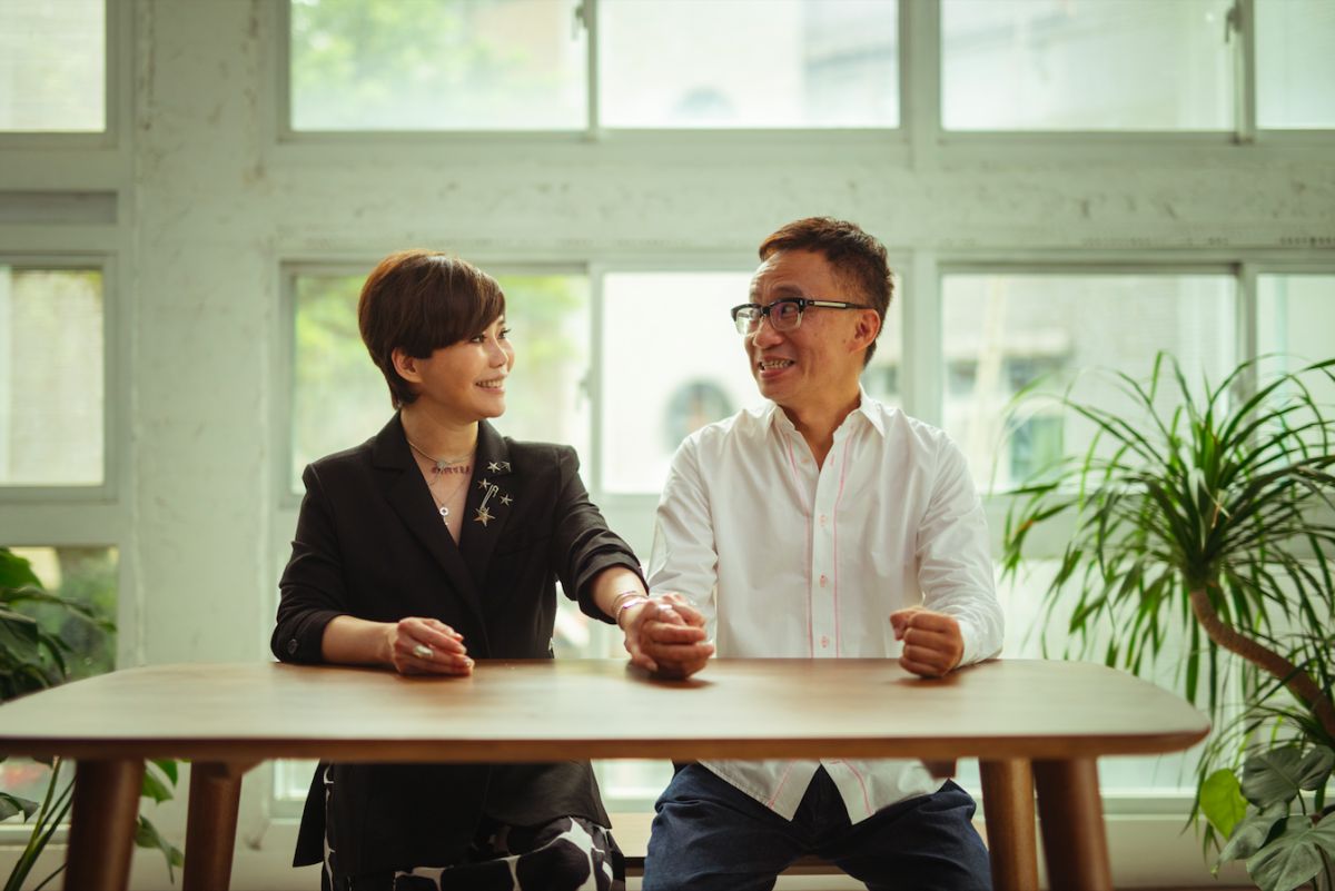 ▲詹雅雯（左）新歌《難渡情關》，找來許常德一起拍攝MV。（圖／葛瑞特音樂提供）