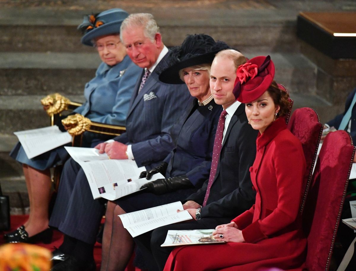 ▲哈利和梅根在訪談中透露，亞契還未出生時被議論「膚色會有多深」，可能因此不會獲得封號，讓英國王室家族身陷種族歧視風暴。（圖／美聯社／達志影像）