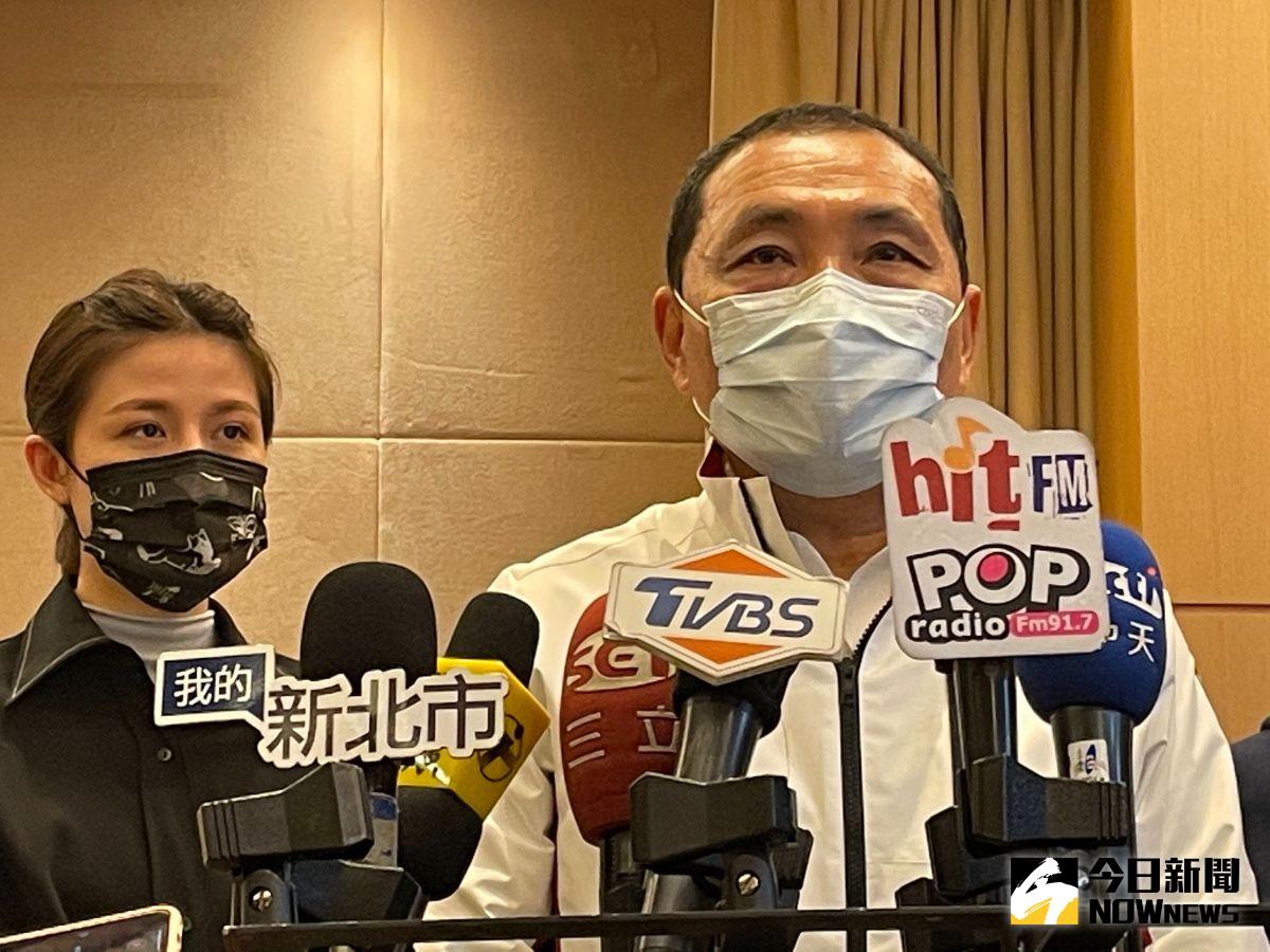 ▲▲新北市長侯友宜受訪時認為，永續環境的發展與台灣經濟，必須取得平衡點，他會尊重專家的判斷，及提供適當的意見給專家學者。（圖／記者陳志仁攝，2021.03.10）