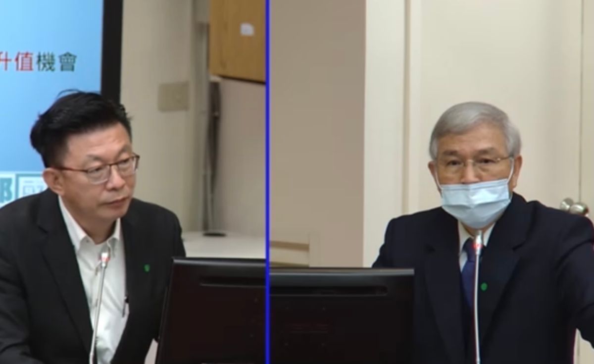 ▲中央銀行總裁楊金龍（右）3月11日赴立法院財委會報告及備詢。（圖／擷取自立法院議事轉播）