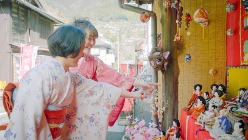▲日本有過3月3日女兒節的習俗,也稱做雛祭,勝浦市每年都舉全市之力舉行大型的雛祭活動,每到這個時候,商店街將會是雛娃娃鋪天蓋地。(圖/公關照片)