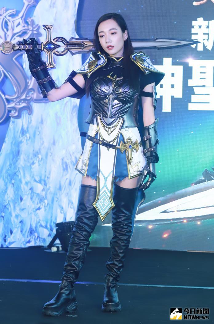 ▲吳卓源曾化身新職業「神聖劍士」。(圖/資料照)