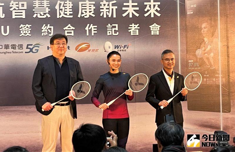 ▲我國世界球后戴資穎在泰國年終賽奪冠後返台,歷經21天隔離期,今(11)日出席代言活動首度公開現身。(圖/鍾東穎攝