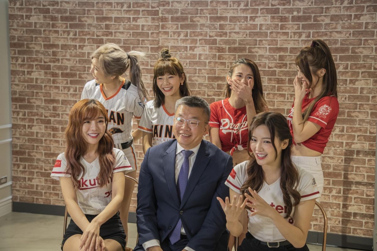 ▲中職會長蔡其昌上直播宣傳中職開幕（圖／浪Live提供）