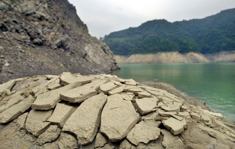 台接連遇困境　彭博：缺水最嚴重　凸顯氣候變遷長期問題