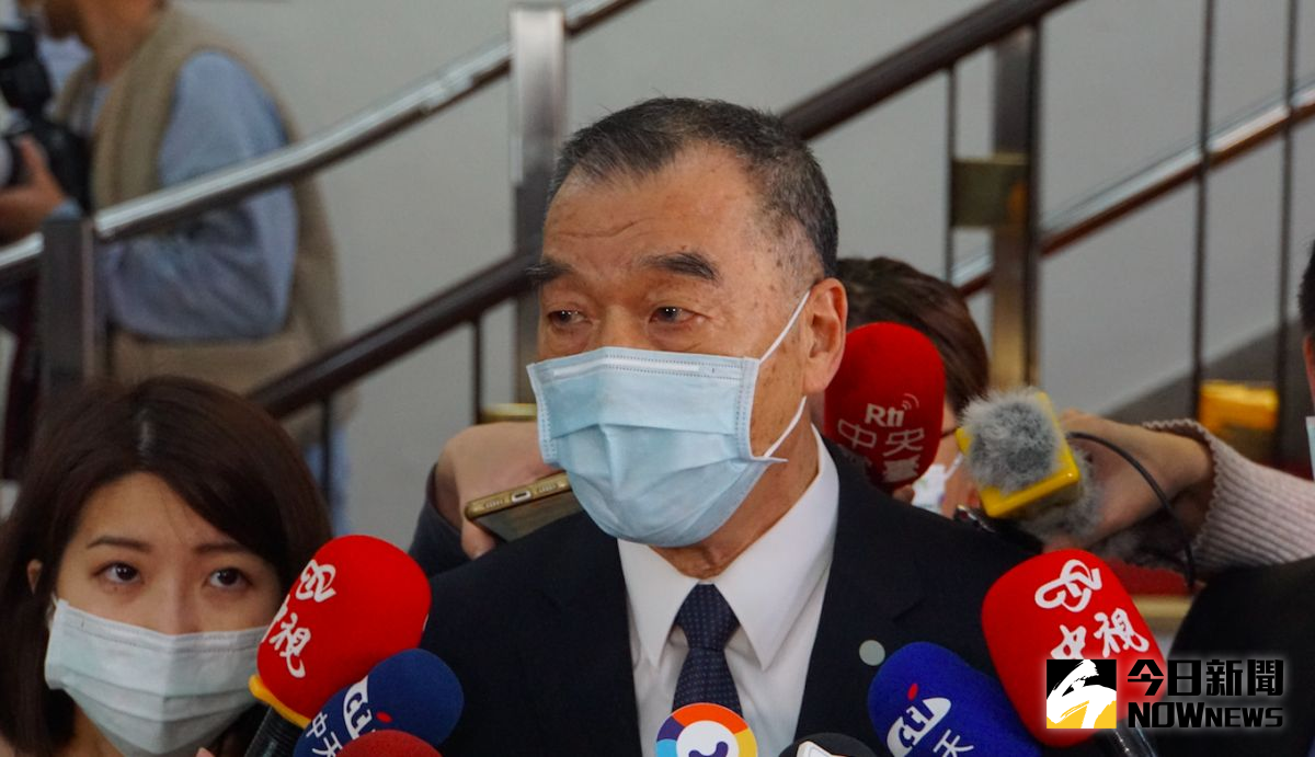 ▲軍媒《青年日報》登性愛文章遭批太露骨，國防部長邱國正致歉，強調應做政令宣導。（圖／記者呂炯昌攝，2021.03.12）