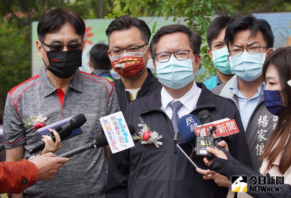 ▲鄭文燦說，桃園要求工業區用水大戶節水7%、提供放流水取用，民生用水部份也實施夜間減壓供水，希望桃園不要進入第二階段的限水。（圖／記者李春台攝，2021.03.12）