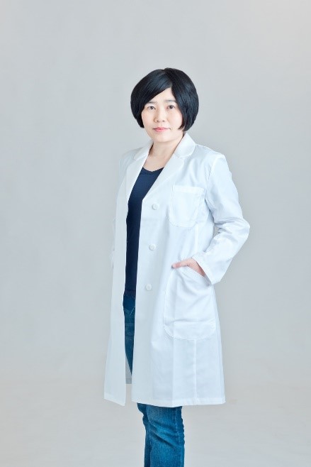 ▲禾馨眼科診所院長王馨儀,畢業於國立陽明大學臨床醫學研究所碩士,現任禾馨眼科診所院長,以及馬偕紀念醫院眼科兼任主治醫師,專長視網膜玻璃體疾病診斷治療、微創白內障晶體乳化手術、兒童眼科疾病診斷治療與近視控制。(圖/資料照片)
