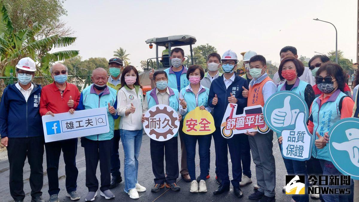 ▲合群新城周遭道路時隔多年終於重新刨鋪，讓眷村民眾也能有一條舒適平坦的出入道路。（圖／記者鄭婷襄攝，2021.03.12）