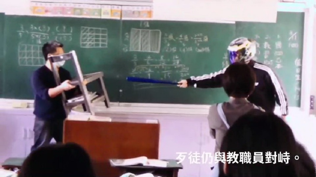 ▲第一分局警方與忠孝國小進行校園安全與危機處理演練(圖/記者鄧力軍翻攝)