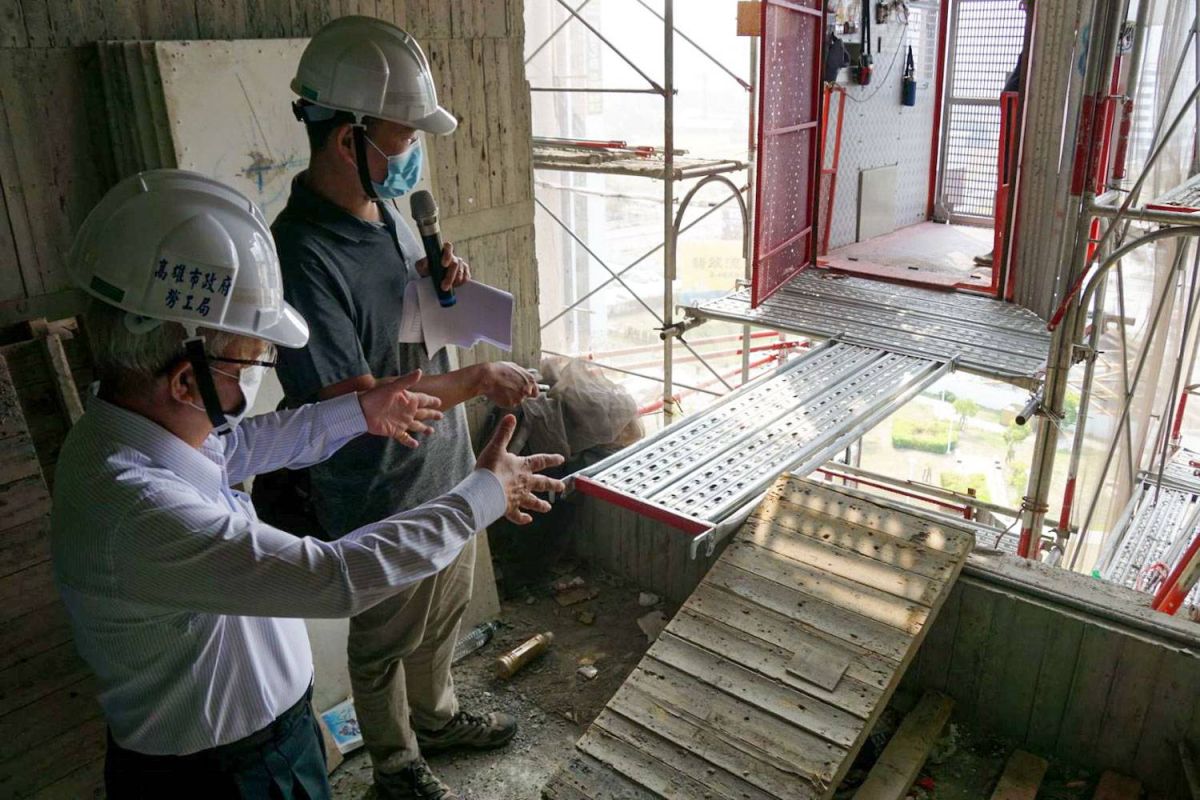 ▲高市勞工局長李煥熏今親率勞動檢查處執行工地安全突擊檢查。（圖／高市勞工局提供）