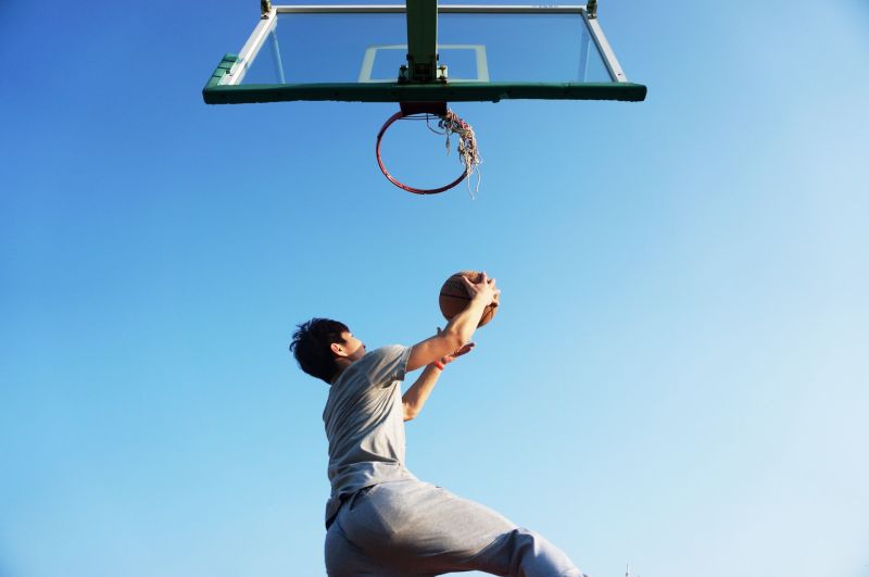 ▲部分人在學生時期，不喜歡肢體碰觸過多的籃球。（圖／翻攝Pexels）