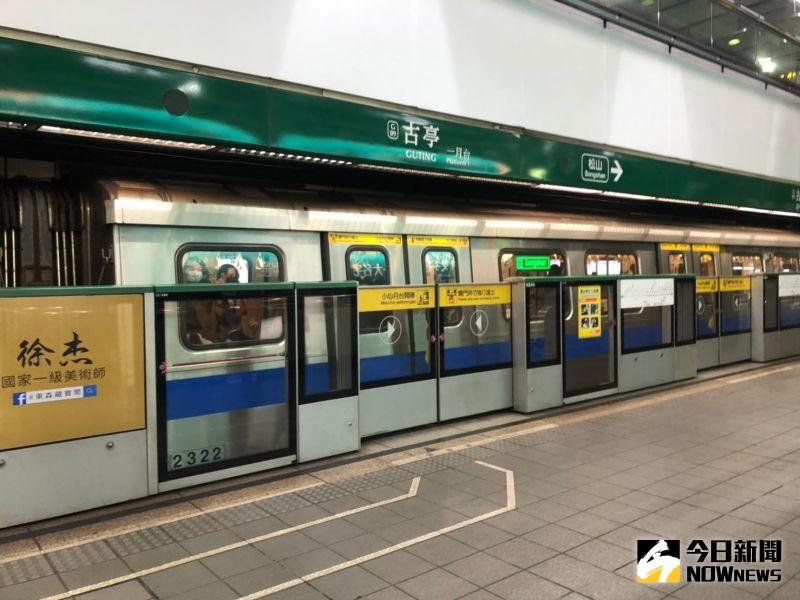 ▲外國人對於台灣捷運設置月台閘門感到非常新奇。(圖/NOWnews資料圖片)