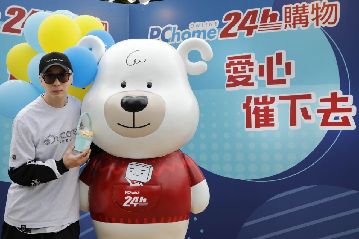 ▲廖人帥出手幫忙撞壞4台千萬超跑的少年。（圖／PChome 提供）