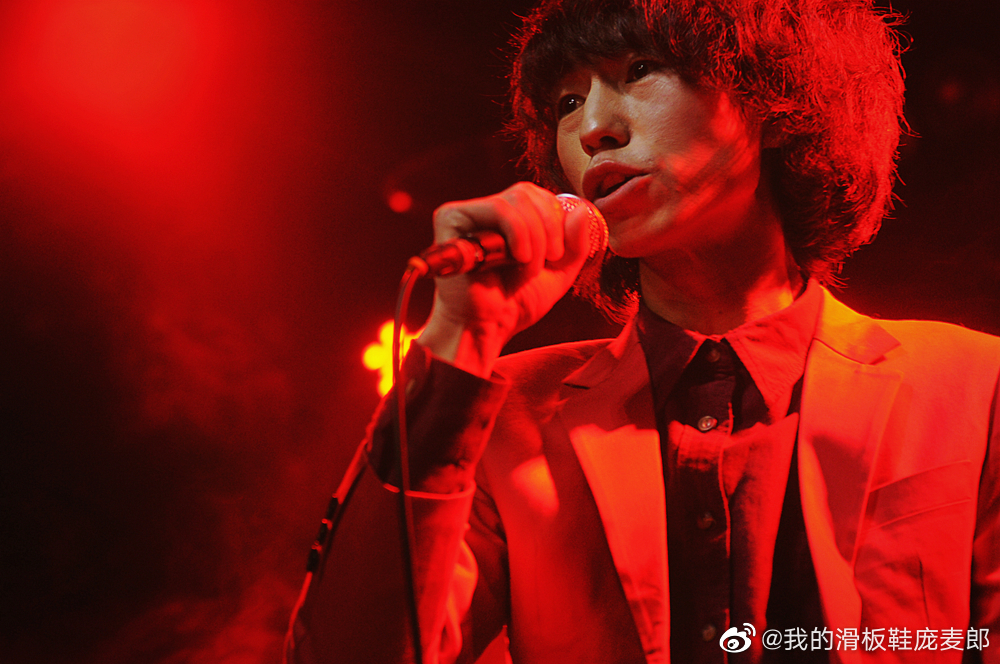 ▲龐麥郎罹患嚴重的精神分裂症，遭送進精神病院。（圖／翻攝龐麥郎微博）
