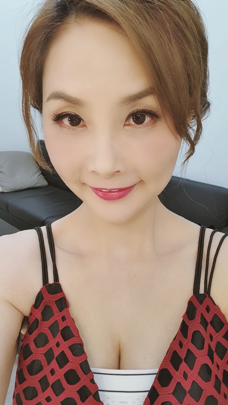 ▲許聖梅談侯佩岑母女風波。(圖/許聖梅臉書)