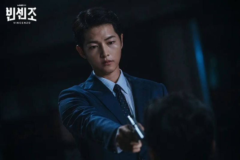 ▲宋仲基在韓劇《黑道律師文森佐》飾演一名黑手黨律師。(圖/Netflix提供)