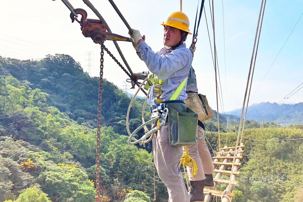 ▲台電指出，新「板橋～龍潭線」全線長達40公里，共施設105座鐵塔，完工送電後可增加197萬瓩之融通電力。（台灣電力公司提供）中央社記者吳睿騏桃園傳真　110年3月6日