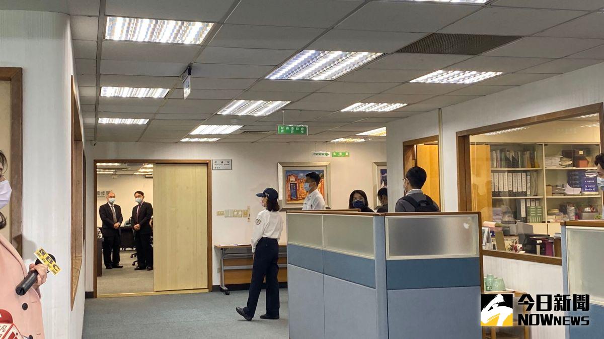 ▲▲民進黨今（17）日召開例行中常會，外界關注顏若芳是否現身（圖，胡宥心攝，2021.3.17）